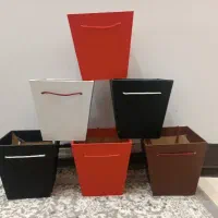 گلدان کادو نو رنگ قرمز مشکی زرشکی سفید