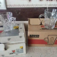 استکان. چایخوری و گلدان