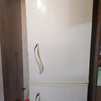 یخچال و فریزر تمیز در حد نو