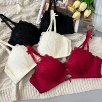 حراج لباس زیر زنانه سوتین شرت بعلت جمع کردن مغازه