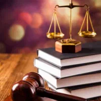 وکیل پایه یک دادگستری
