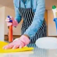 استخدام بانو افغان با حقوق بالا