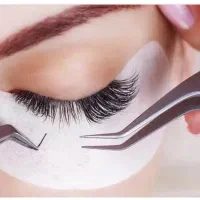 استخدام نیروی اکستنشن مژه