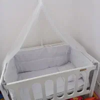 تخت کنار مادر ( گهواره شو)