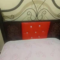 تخت به همراه تشک