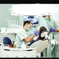 کار آموز دندان . دندانپزشکی