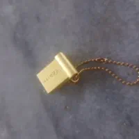 فلش ۶۴ درحد نو