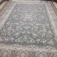 فرش نگین طلایی