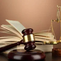 وکیل پایه یک دادگستری متخصص در امور حقوقی وقردادها