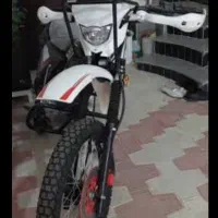 موتورسیکلت دایچی سفید رنگ