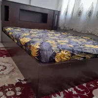 تخت و پاتختی