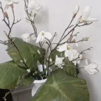 گل مصنوعی با گلدان