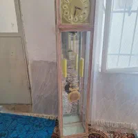 یک عدد ساعت ایستاده