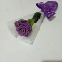 گل رز روبانی