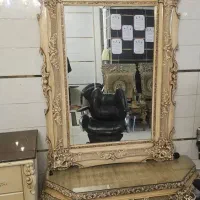 آینه و کنسول ۴ تا دارم