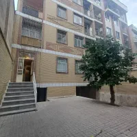 ۵۰ متر آپارتمان پارکینگ دار طبقه ۲  خوش نقشه طلا