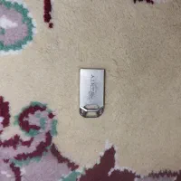فلش هردو رو باهم میفروشم