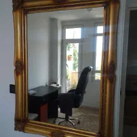 آینه با قاب چوب