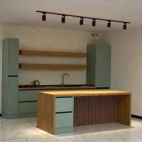 طراحی و اجرای کابینت و دکوراسیون داخلی در دکاموند