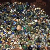 ۸۰۰ عدد تیله انواع تیله همه رو باهم میدم