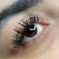 آموزش و خدمات تخصصی اکستنشن مژه
