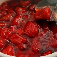 سبزی  پیاز داغ و کوفته قلقلی و مربا و ترشی خانگی