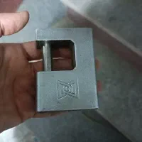 قفل کتابی با کلید