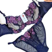 تعدادی لباس زیر ترک