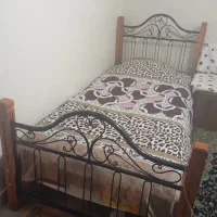 تخت فلزی کاملا سالم