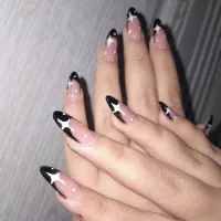 کاشت وزیبایی ناخن