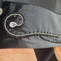 دوخت منجوق روی لباس