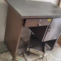 میز تحریر آهنی