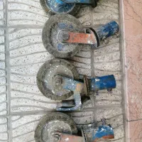 چرخ سیار بزرگ سالم