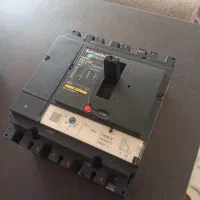 کلید اتومات100آمپر شنایدر اصل