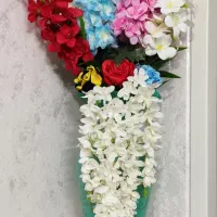 گل‌های مصنوعی رنگارنگ
