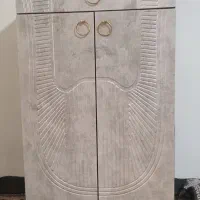 جا‌کفشی  دو درب واسه عید خریدم ولی واسم کوچیکه