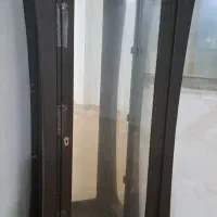 ویترین شیشه ای در حد نو