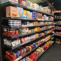 کارگر سوپرمارکت محدوده سهروردی شمالی