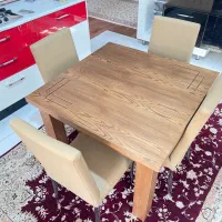 میز چهار نفره