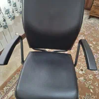 صندلی چرخ دار اداری