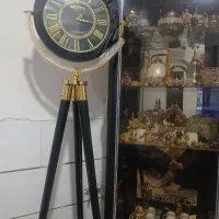 ساعت ایستاده مشکی طلایی