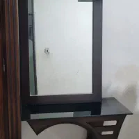 ایینه وکنسول