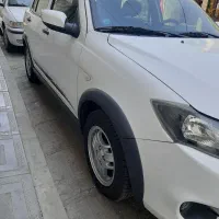 کوئیک ۱۴۰۱ R سفید سقف مشکی