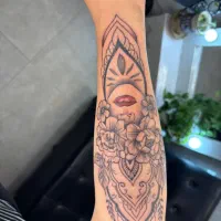 اجرای تخصصی تتو بدن ویژه بانوان