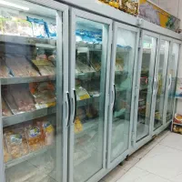 یخچال فریزر جهان یخ سه درب. در حال کار