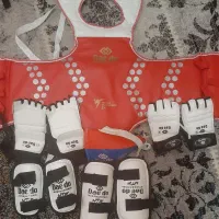 هوگو تکواندو ساق بند و دست کش سالم استفاده نشده