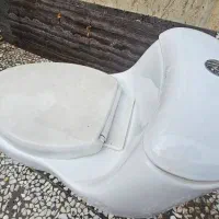 توالت فرنگی و آینه سرویس