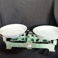 ترازو بزرگ سنگین قدیمی