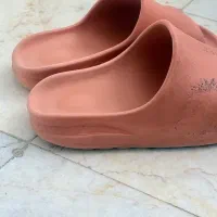 دمپایی حمام و دستشویی