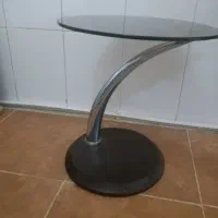 میز وگل گلدان